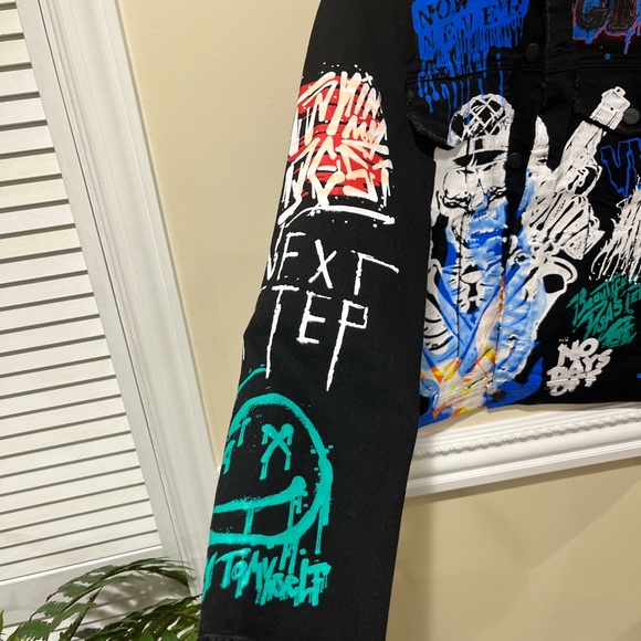 Brand New Mens GFTD Los Angeles Black Streetwear Skull Painted Denim Jacket - Picture 2 of 6